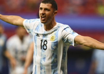 No clássico do Rio de la Plata, Argentina supera Uruguai 1-0