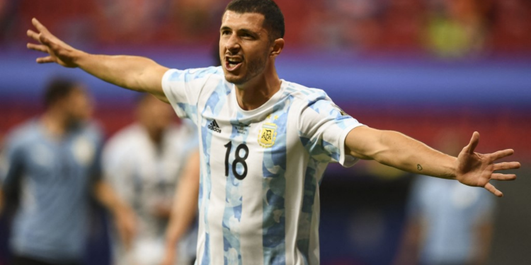 No clássico do Rio de la Plata, Argentina supera Uruguai 1-0