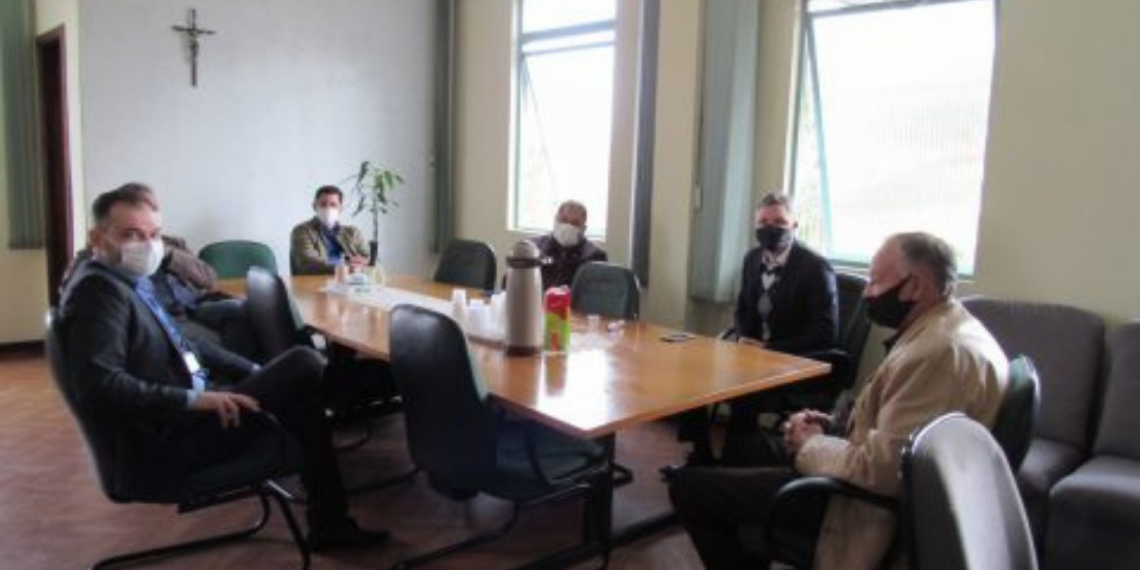 Pinhão – Prefeito Vitorino Recebe Representantes da Caixa Econômica Federal