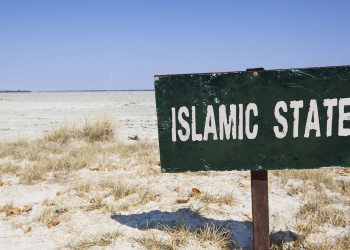 Iraque faz exumação em vala comum para identificar vítimas do Estado Islâmico