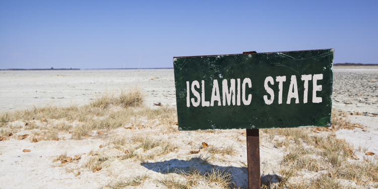 Iraque faz exumação em vala comum para identificar vítimas do Estado Islâmico