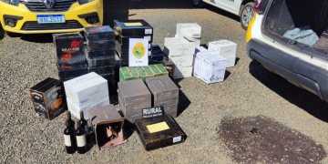 Policiais do 16º BPM apreende contrabando de bebidas, em Guarapuava
