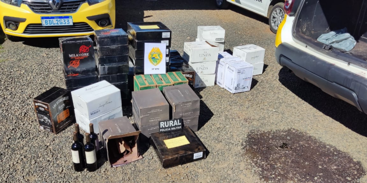 Policiais do 16º BPM apreende contrabando de bebidas, em Guarapuava