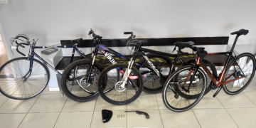 Jovens são presos por posse ilegal de arma de fogo é Receptação, em Guarapuava