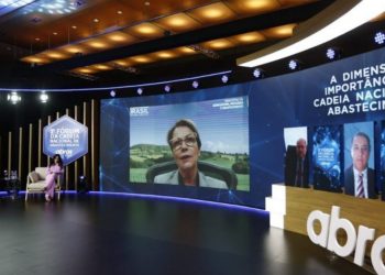 Ministra defende produção ambiental e socialmente sustentável em evento da cadeia de abastecimento