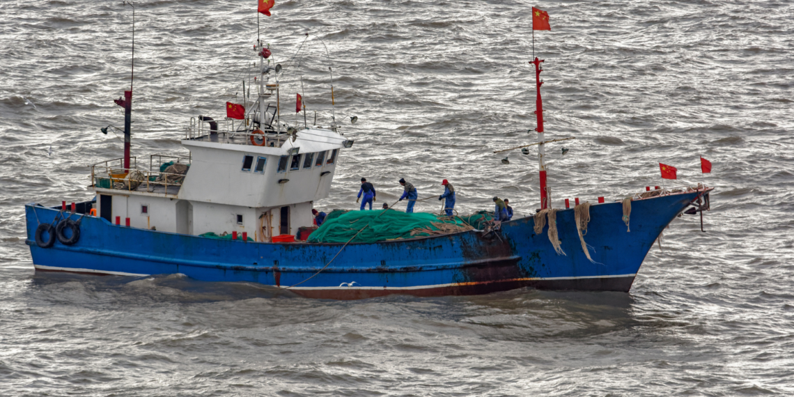 Pandemia dificulta o desmantelamento de redes de pesca chinesas no litoral da Índia