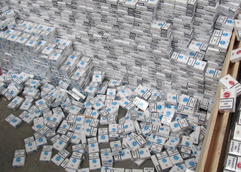 PRF apreende R$ 750 mil em cigarros contrabandeados em Guaíra (PR)