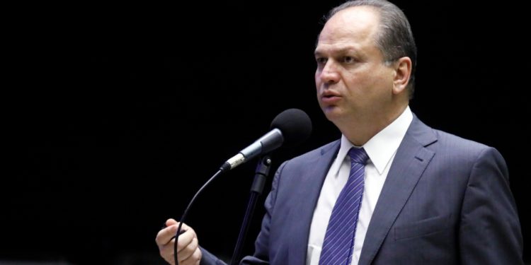 Barros se põe à disposição da CPI para “prestar esclarecimentos”; comissão avalia convite