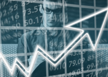 Ibovespa volta a bater recorde