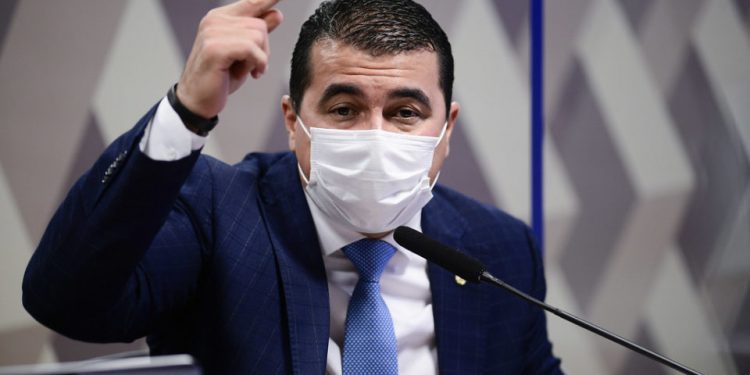 Bolsonaro atribuiu a Ricardo Barros irregularidade na compra da Covaxin, afirma Miranda