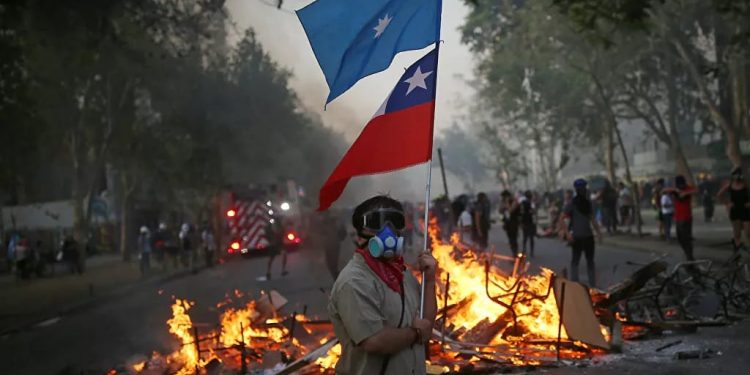 Chile corre o risco de rumar para o fiasco econômico