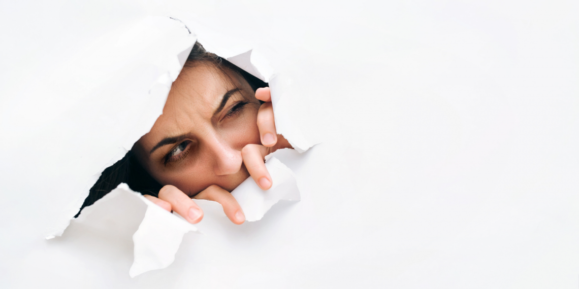 Homem agride esposa com soco no rosto e é preso pela Polícia Militar, no município de Turvo