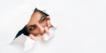 Homem agride esposa com soco no rosto e é preso pela Polícia Militar, no município de Turvo