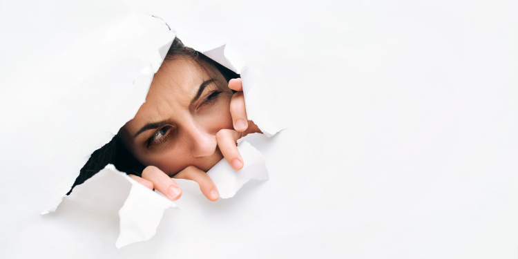 Homem agride esposa com soco no rosto e é preso pela Polícia Militar, no município de Turvo