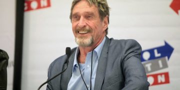 John McAfee, criador de antivírus, é encontrado morto em prisão