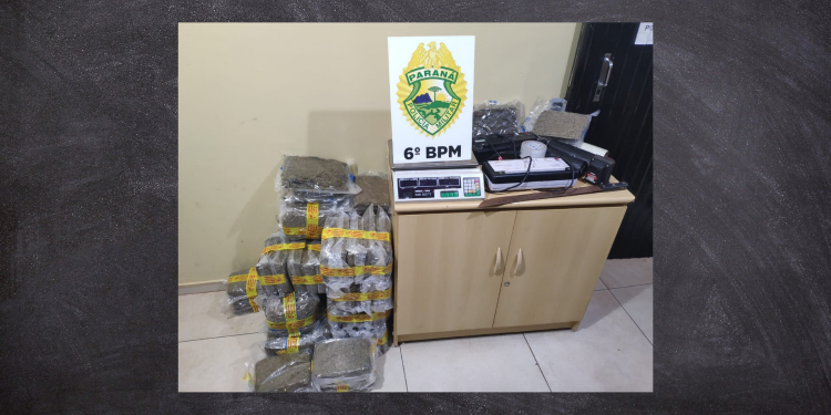Mais de 900 quilos de maconha foram apreendidos por policiais militares em Cascavel, no Oeste do estado