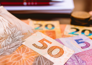 Receita paga restituições do segundo lote do IRPF 2021