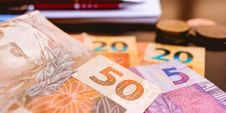 Receita paga restituições do segundo lote do IRPF 2021