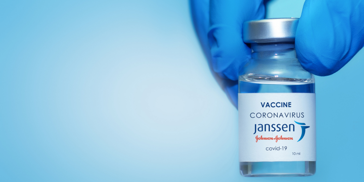 Mais 300 mil vacinas da Janssen são antecipadas e chegam ao Brasil