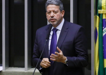 Lira diz ser possível Câmara aprovar reforma administrativa até setembro