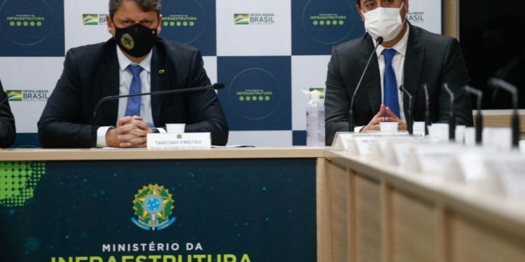 Ratinho Junior retorna a Brasília, mas ainda não traz definição sobre o pedágio