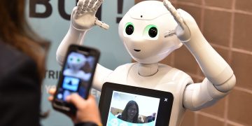 Robô japonês é demitido de confeitaria