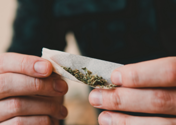 Jovem é encaminhado para 16º Batalhão por posse  de maconha para uso recreativo