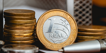 Valor médio do Bolsa Família deve ficar abaixo de R$300, dizem fontes