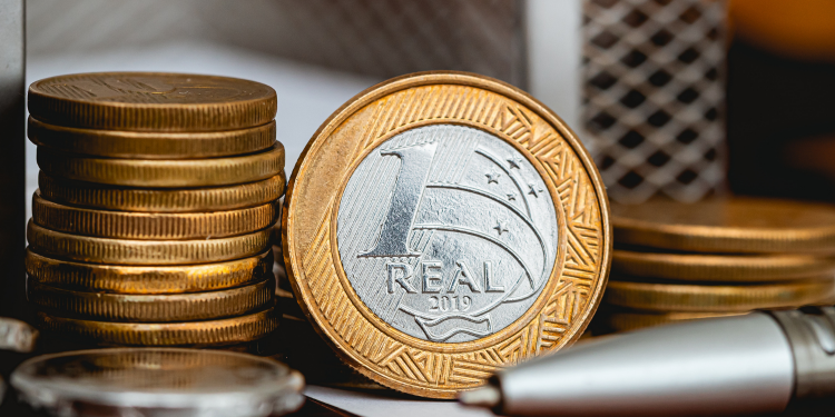 Valor médio do Bolsa Família deve ficar abaixo de R$300, dizem fontes