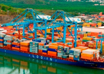 Correios fazem primeiro transporte por cabotagem e Tarcísio comemora: ‘Incentivamos muito isso’