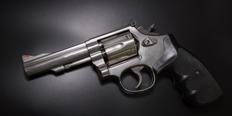 Homem é preso por posse ilegal de Arma de fogo na “Operação Tático Móvel IV”, em Guarapuava