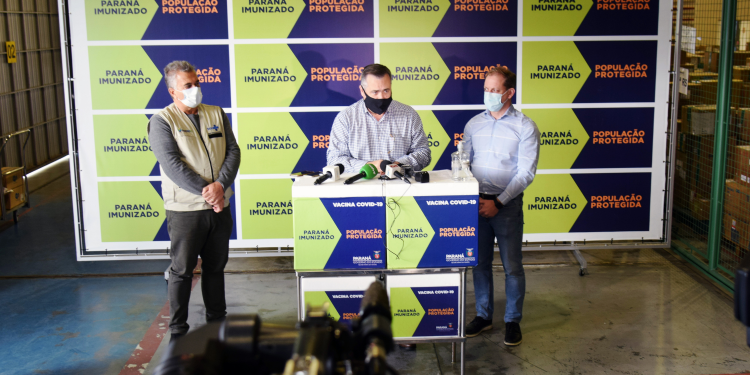 Governo do Paraná muda estratégia de distribuição e pretende vacinar 80% da população até agosto