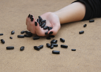 Pandemia de COVID-19 aumenta fatores de risco para suicídio