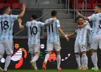 Argentina vence Paraguai e parte para as quartas de final