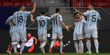 Argentina vence Paraguai e parte para as quartas de final