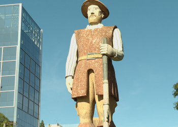 Polícia prende suspeito de vandalismo na estátua do Borba Gato em SP