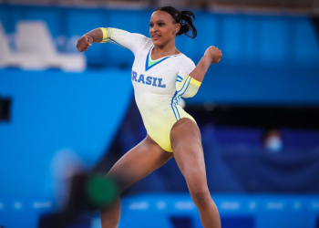 Rebeca Andrade dá show em Tóquio e se classifica para três finais