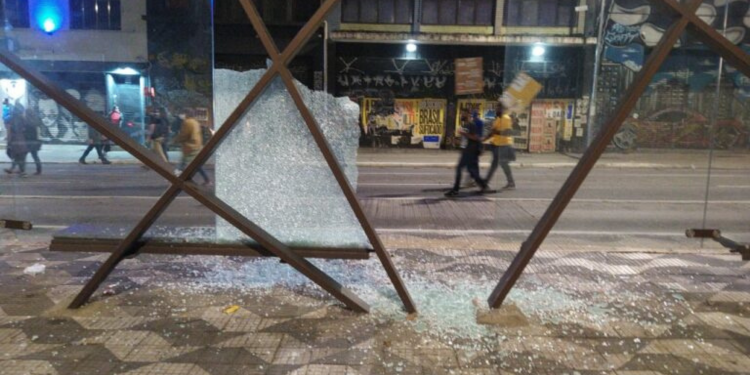 Twitter oficial da PM chama atos da esquerda de ‘vandalismo’