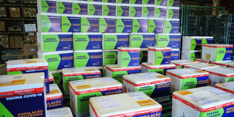 312,7 mil vacinas contra Covid-19 chegam ao Paraná entre terça e quarta