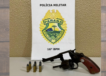 Homem é preso por posse ilegal de arma, após confusão em pastelaria, no município de Pinhão