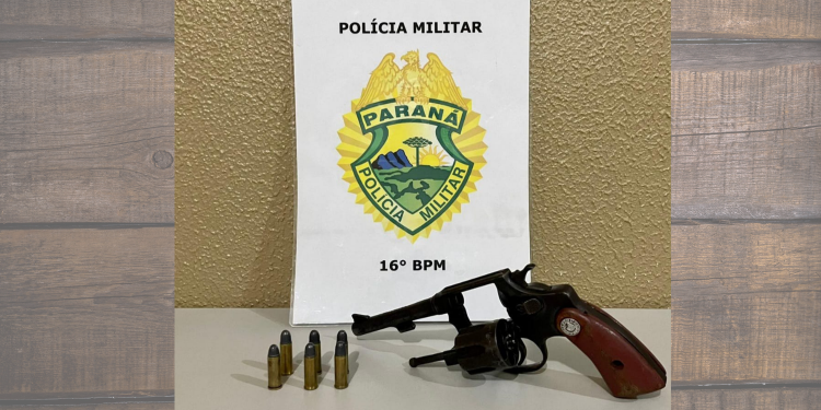 Homem é preso por posse ilegal de arma, após confusão em pastelaria, no município de Pinhão