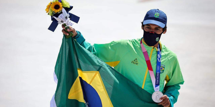 Prata de Kelvin Hoefler é a primeira medalha brasileira em Tóquio