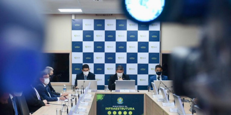 Objetivo do Governo Federal é encerrar 2021 com R$ 100 bilhões em investimento contratado