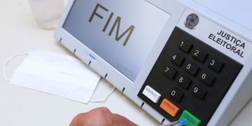 Eleitores de municípios de RS e MG escolhem prefeitos hoje