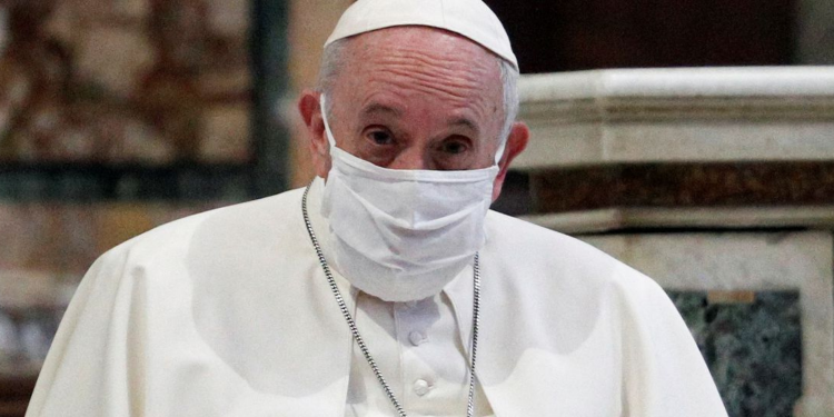 Roma: Papa Francisco é internado para cirurgia programada no intestino