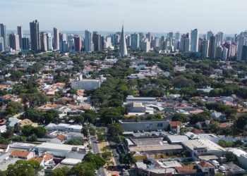 Maringá reduz toque de recolher e amplia limite para eventos