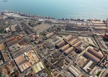 Navios ficam em quarentena em Paranaguá após casos de Covid-19 entre tripulantes