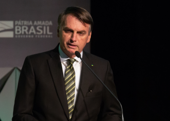 Jair Bolsonaro prevê mudança ministerial na próxima segunda