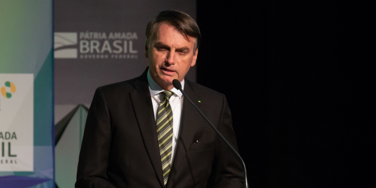 Jair Bolsonaro prevê mudança ministerial na próxima segunda