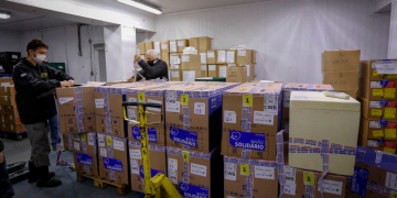 Paraná recebe 173,1 mil doses contra a Covid-19, todas para população em geral